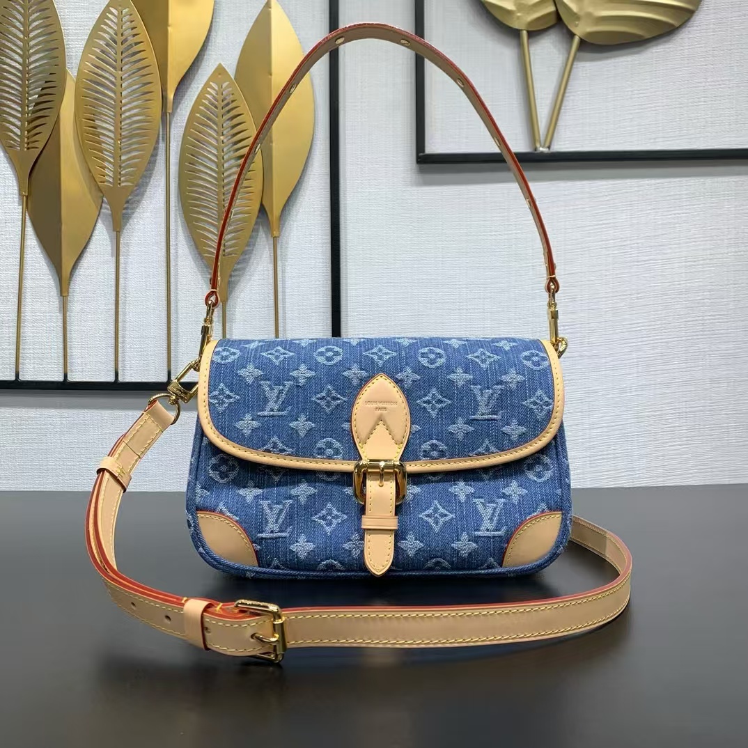 【Chip dinámico 163C01】Pedido original superior, desarrollo genuino✨‼ ️Este bolso Diane está hecho de mezclilla Monogram…