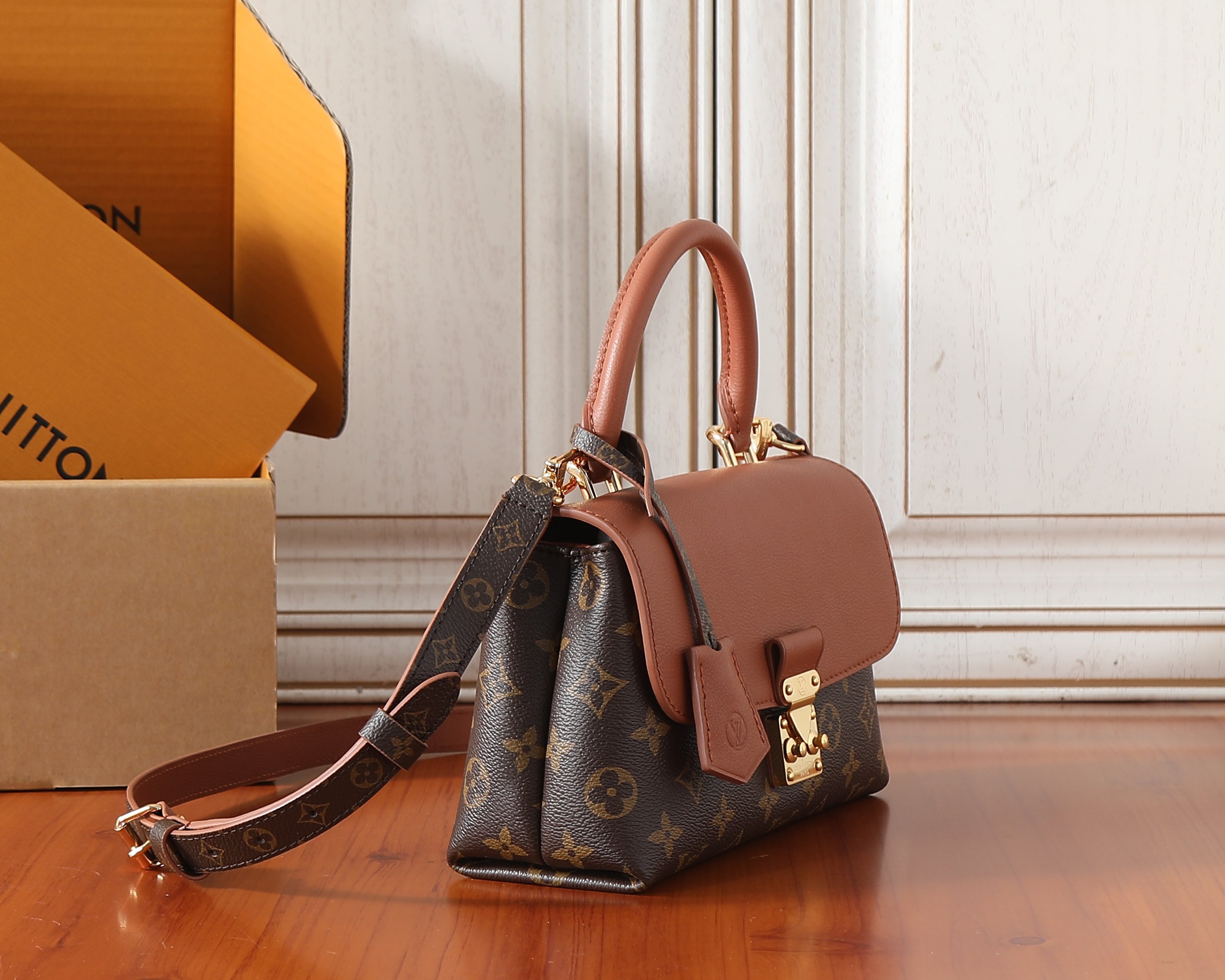 Alternative view of Handbag 12727