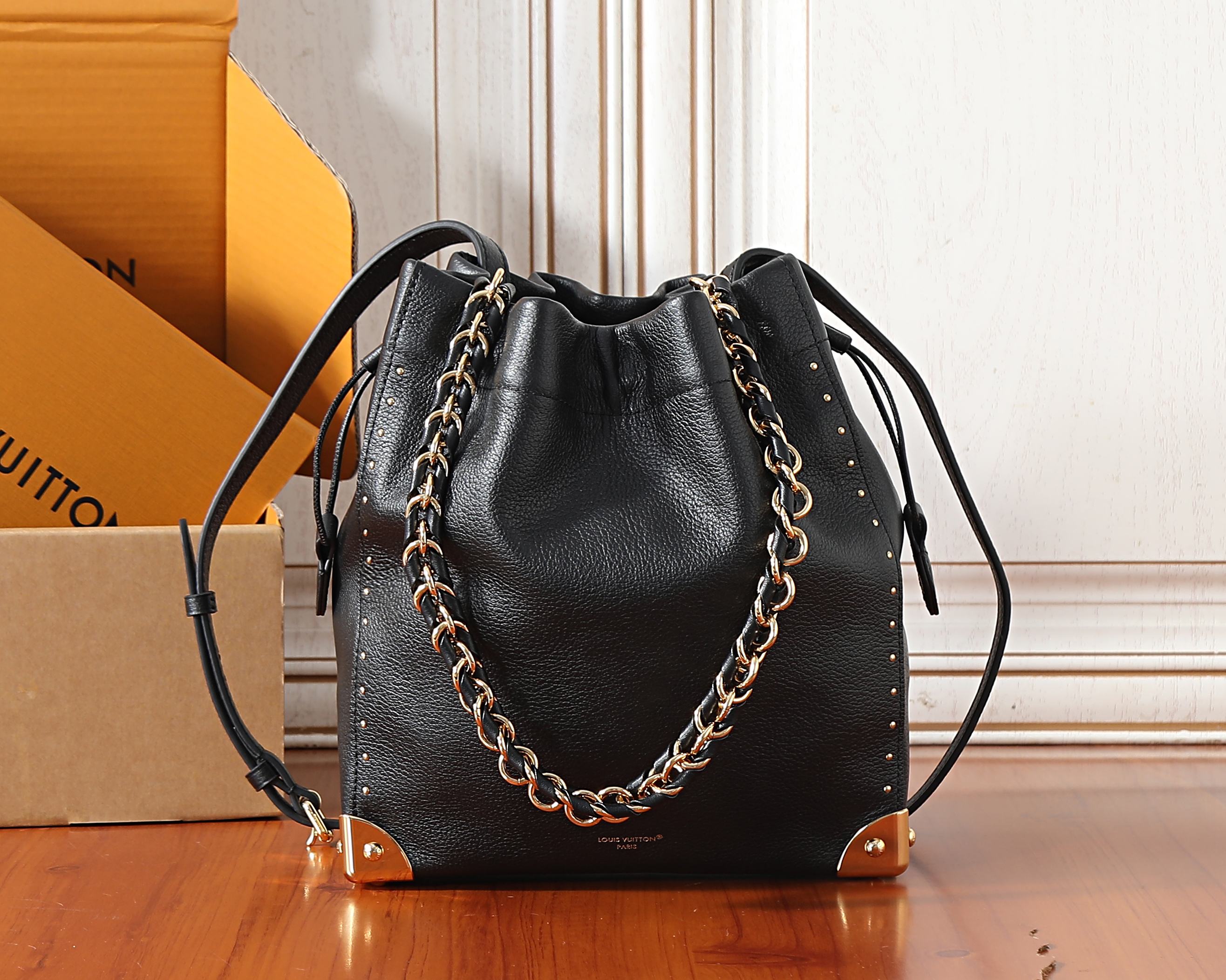 【Chip dinámico 163C01】Pedido original superior, desarrollo genuino✨‼ ️Este bolso Noé Trunk está fabricado en cuero de v…