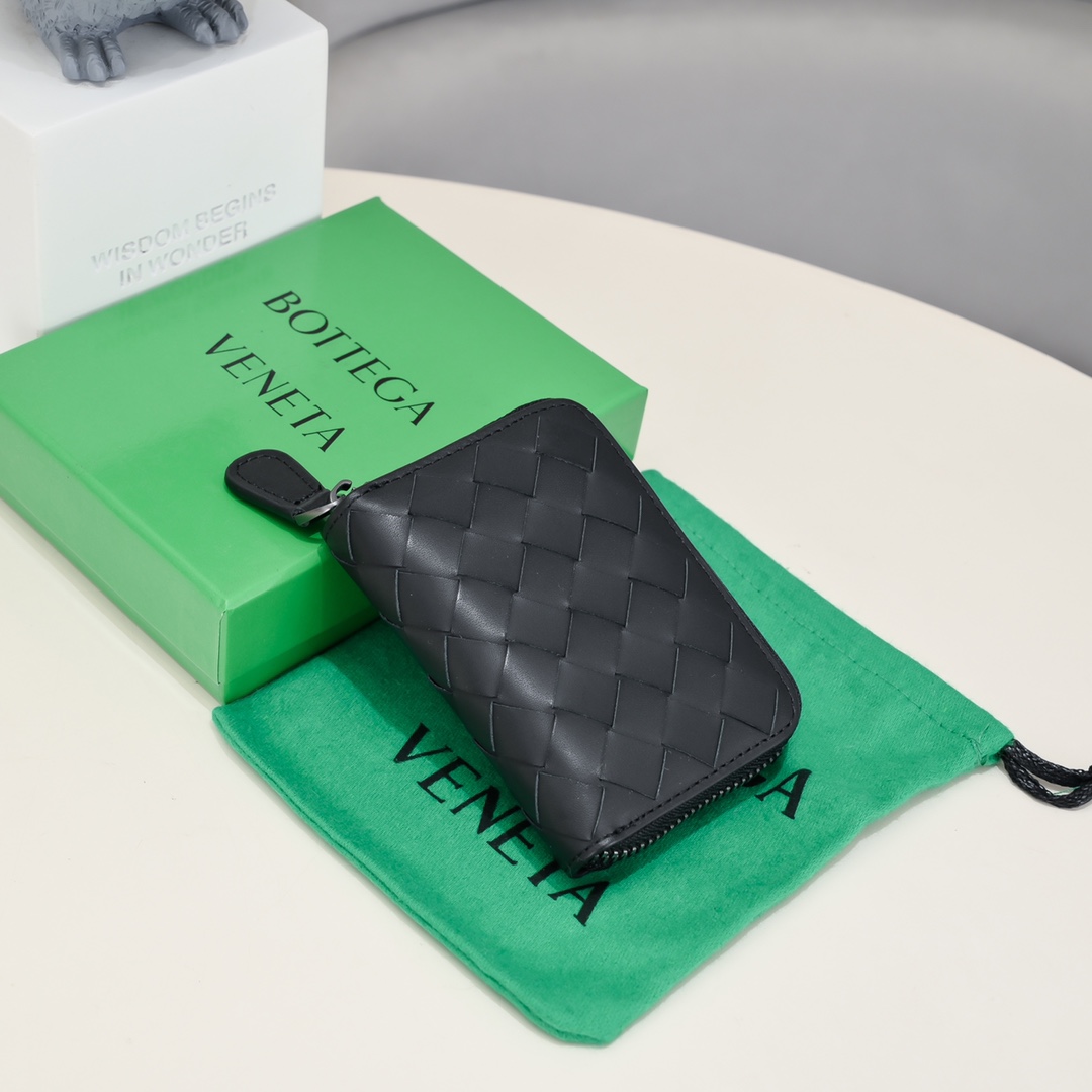 Bottega Veneta Woven Leather Card Holder Wallet with Zip - Compact & Stylish 9 i1713798727 4791 0