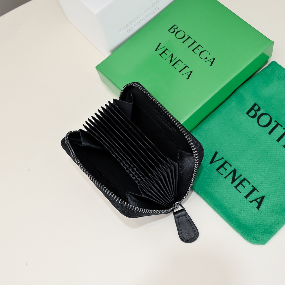 Bottega Veneta Woven Leather Card Holder Wallet with Zip - Compact & Stylish 7 i1713798727 7310 8
