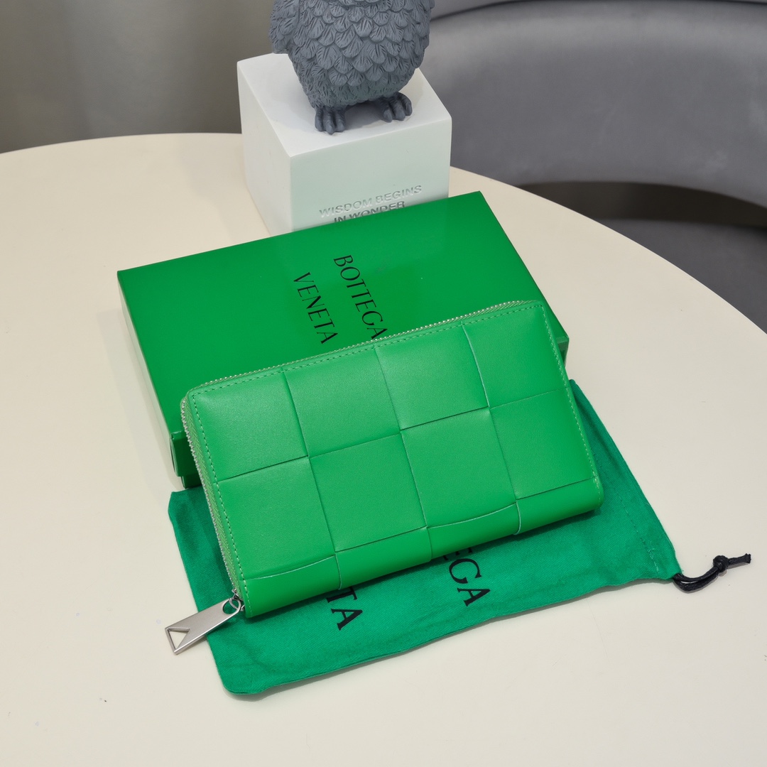 Bottega Veneta крупная клетка кожа телёнка плетёный кошелёк на молнии