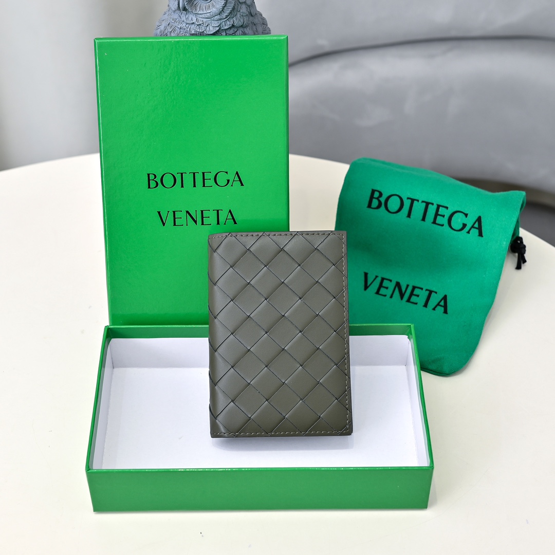 Bottega Veneta Passport Holder Leather Woven Card ID Cash Organizer