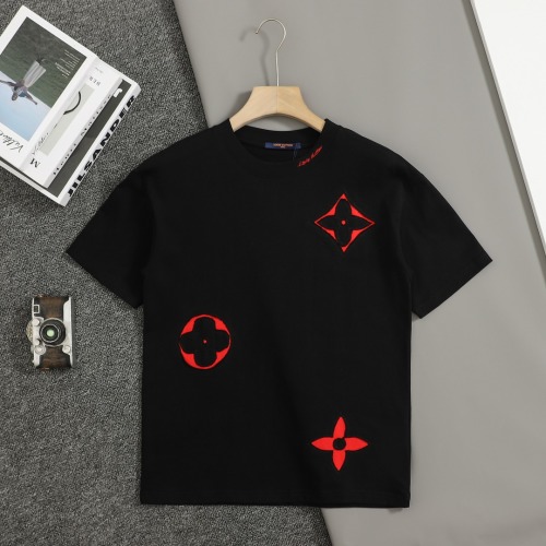 Louis Vuitton 25SS Early Spring T-Shirt - Color Block Embroidery, Unisex Style 1 Louis Vuitton 25SS Early Spring T-Shirt - Color Block Embroidery, Unisex Style