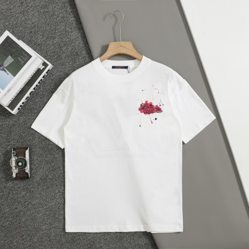 Louis Vuitton 25SS Early Spring T-Shirt - Graffiti Print, Casual Style 1 Louis Vuitton 25SS Early Spring T-Shirt - Graffiti Print, Casual Style