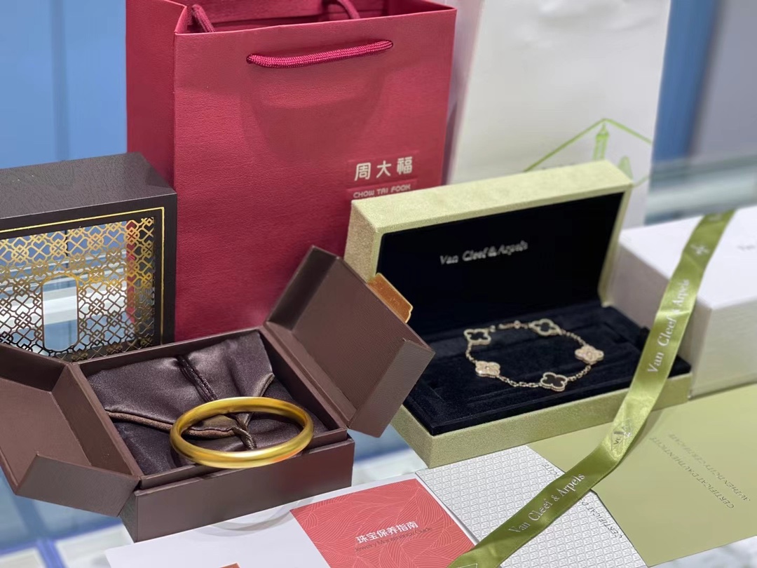 Van Cleef & Arpels VCA高定版灰贝间钻五花手链