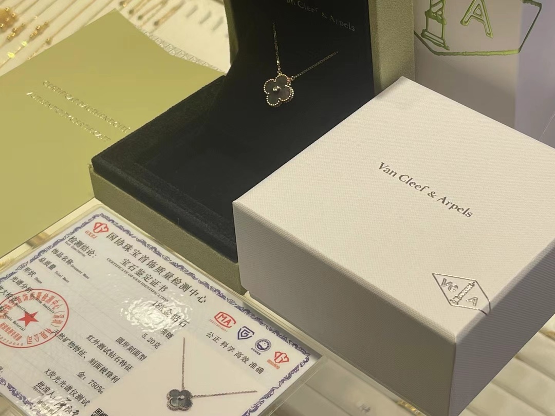 Van Cleef & Arpels 足金手镯/vca四叶草项链