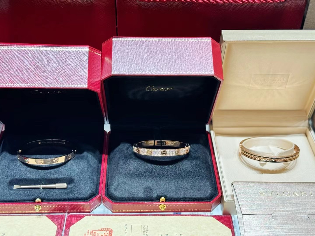 Cartier 卡地亚宽版四钻/