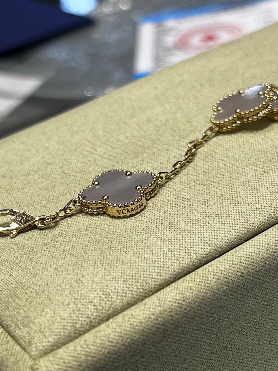 Van Cleef & Arpels 18K VCA五花白贝母手链