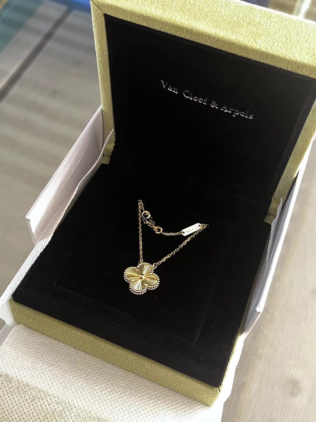 Van Cleef & Arpels 18K VCA四叶草镭射项链