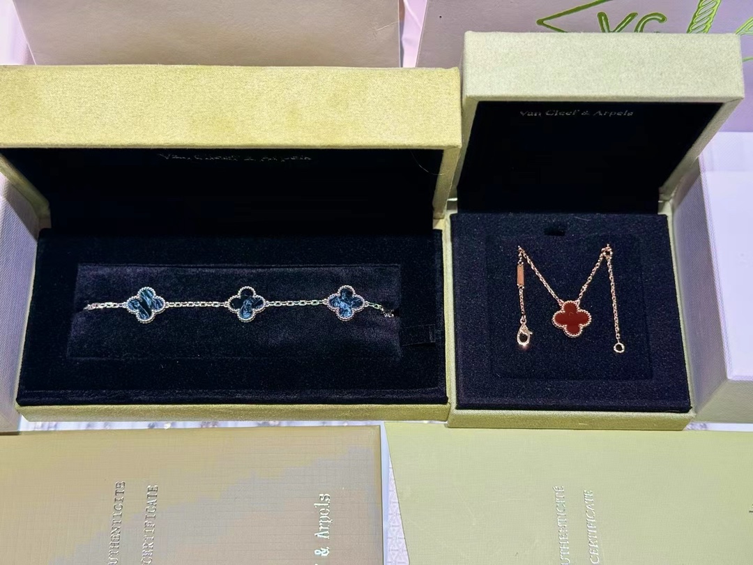 Van Cleef & Arpels 今日客定VCA套装