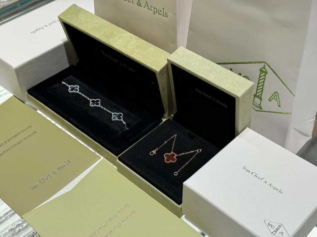 Van Cleef & Arpels 今日客定VCA套装