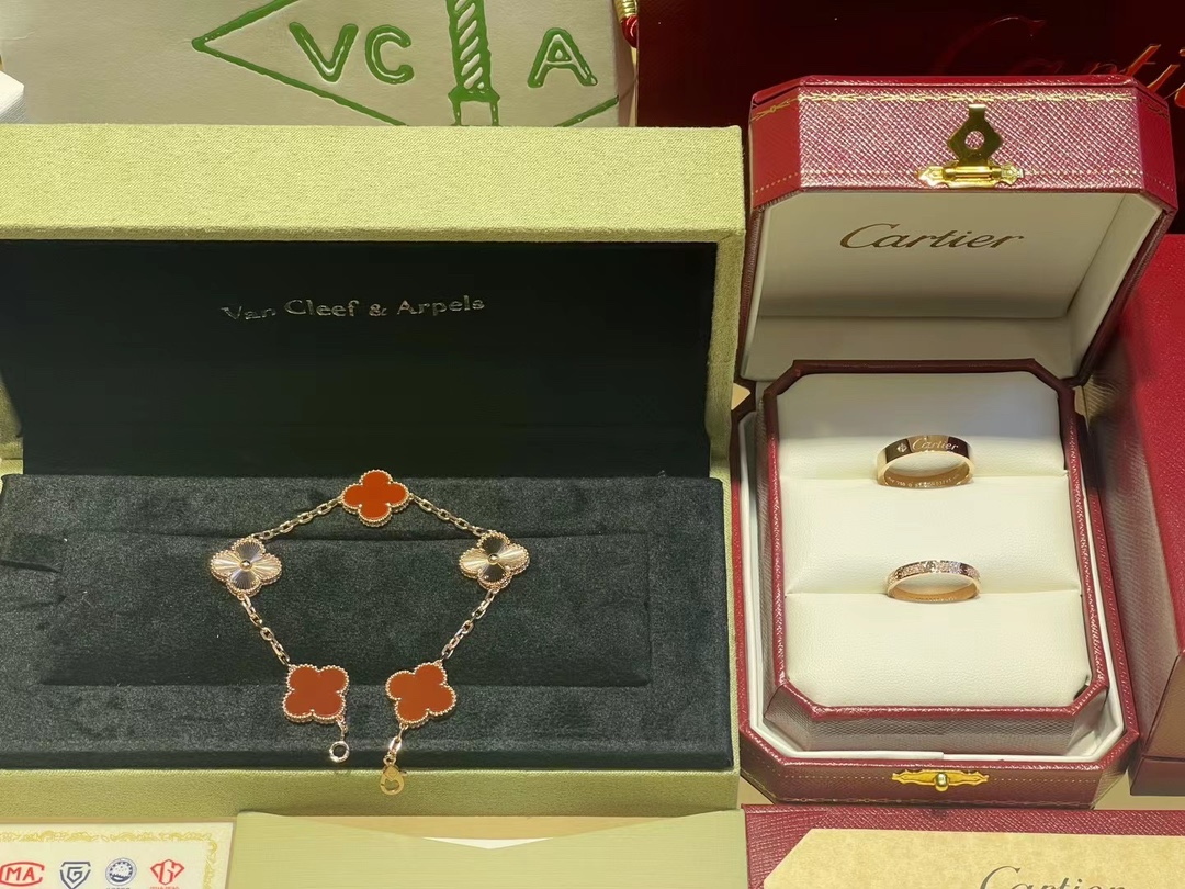 Van Cleef & Arpels VCA 镭射间红玉髓五花手链/