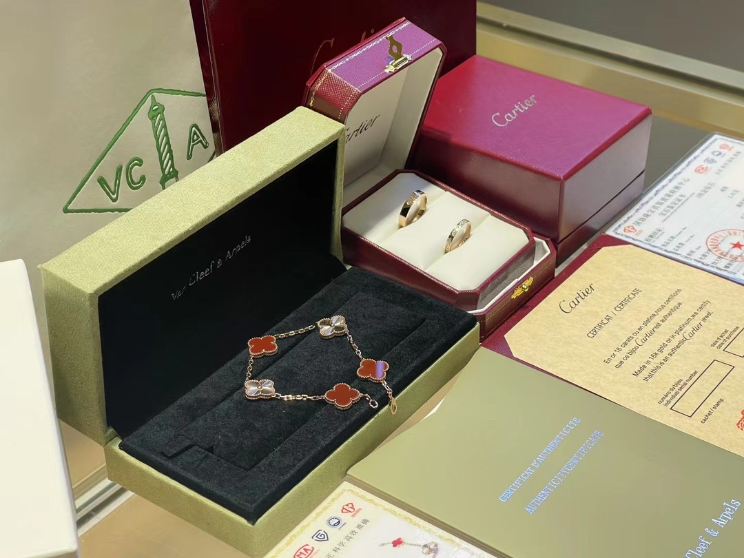 Van Cleef & Arpels VCA 镭射间红玉髓五花手链/