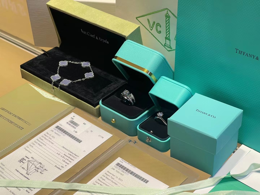 Van Cleef & Arpels VCA 18K 紫玉髓五花手链