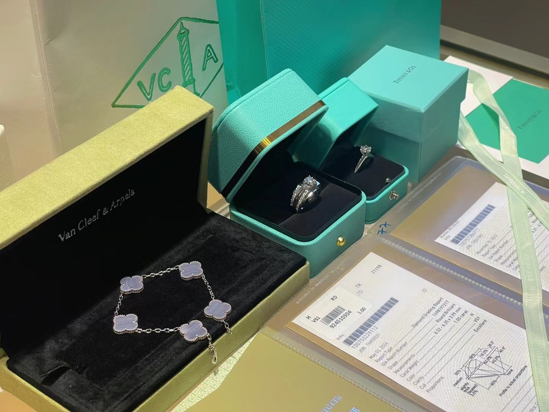 Van Cleef & Arpels VCA 18K 紫玉髓五花手链