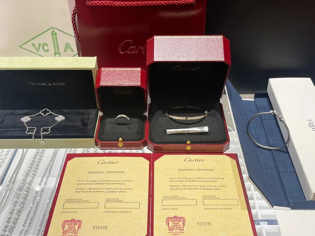 Van Cleef & Arpels 18K VCA 熊猫五花手链