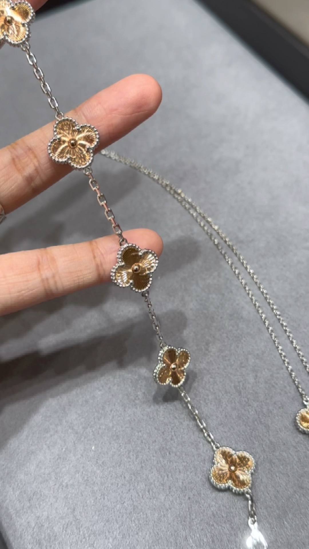 Van Cleef & Arpels VCA新品圣诞款镭射项链五花手链