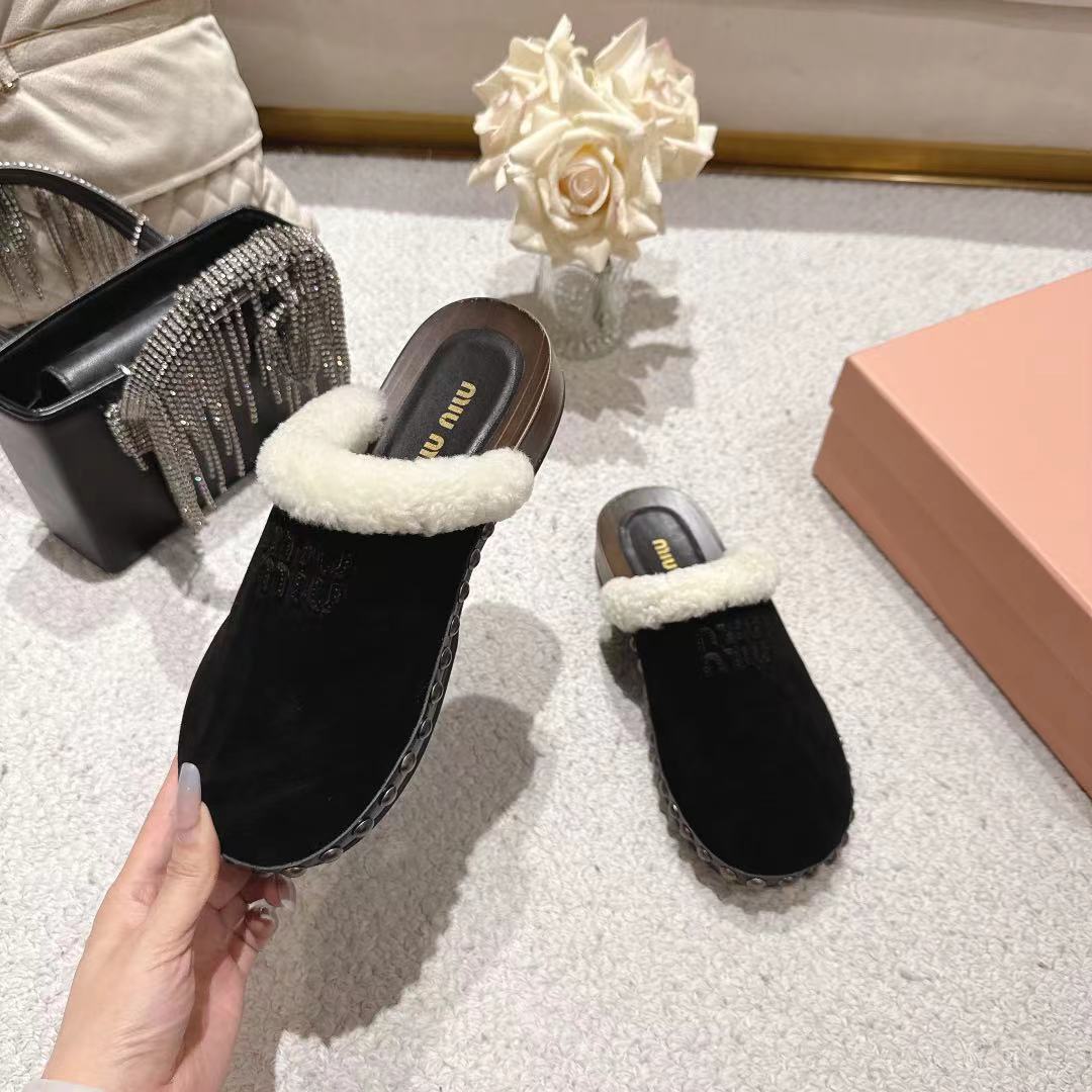 “Miu Miu Show: Unique Effacement Process, Modern Style, Love Concept, Imported Wool, Big Bottom, Sizes 35-41” - 图片 4