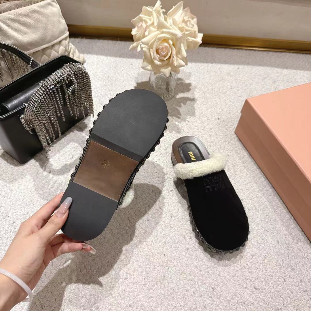 “Miu Miu Show: Unique Effacement Process, Modern Style, Love Concept, Imported Wool, Big Bottom, Sizes 35-41” - 图片 9