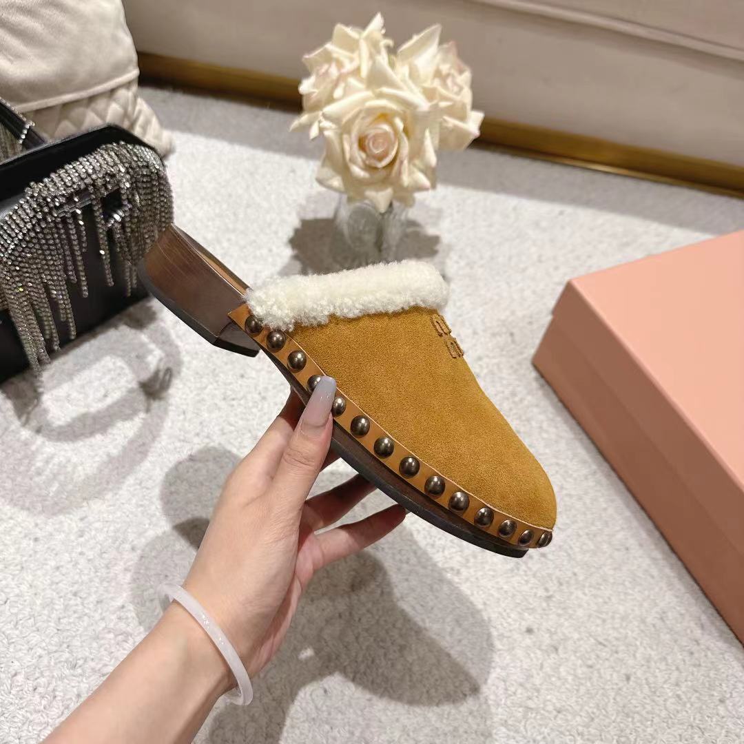 Miu Miu Show: Unique Effacement Process and Modern Style Conveying Love in New Season’s Collection - 图片 5