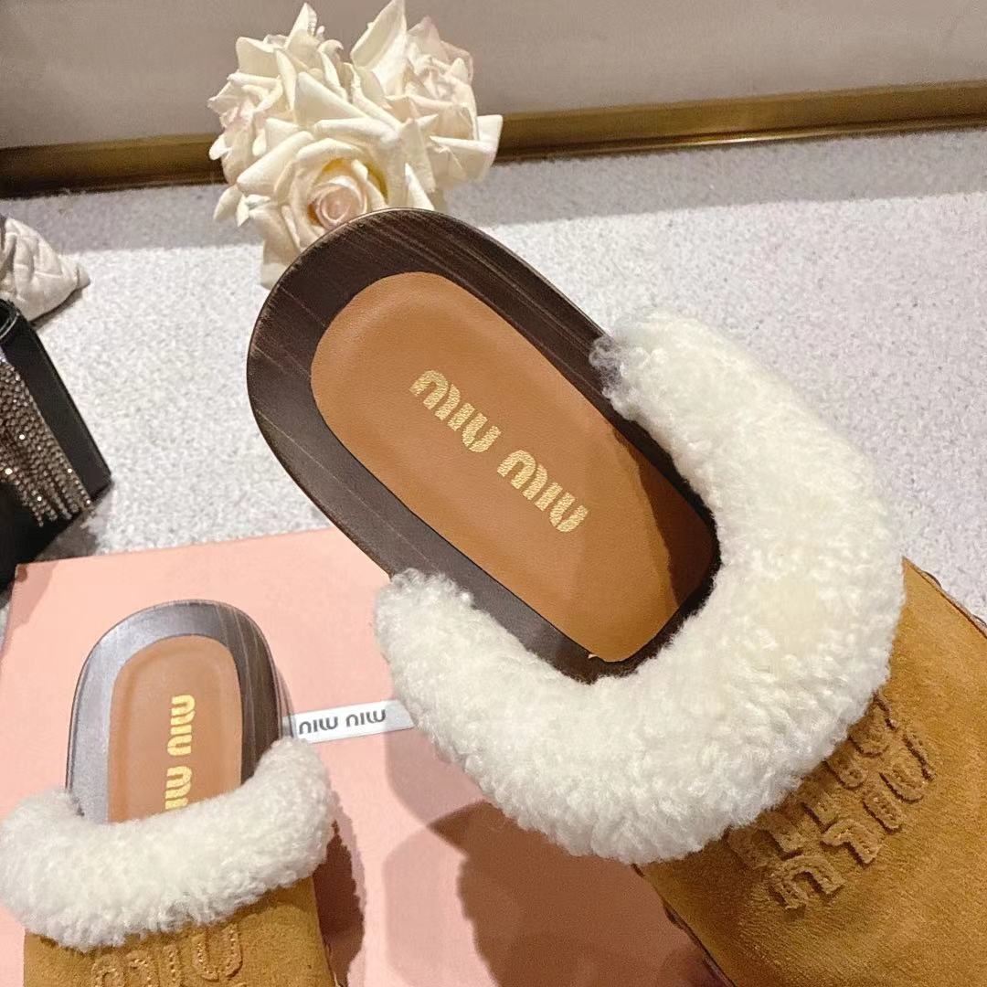 Miu Miu Show: Unique Effacement Process and Modern Style Conveying Love in New Season’s Collection - 图片 8