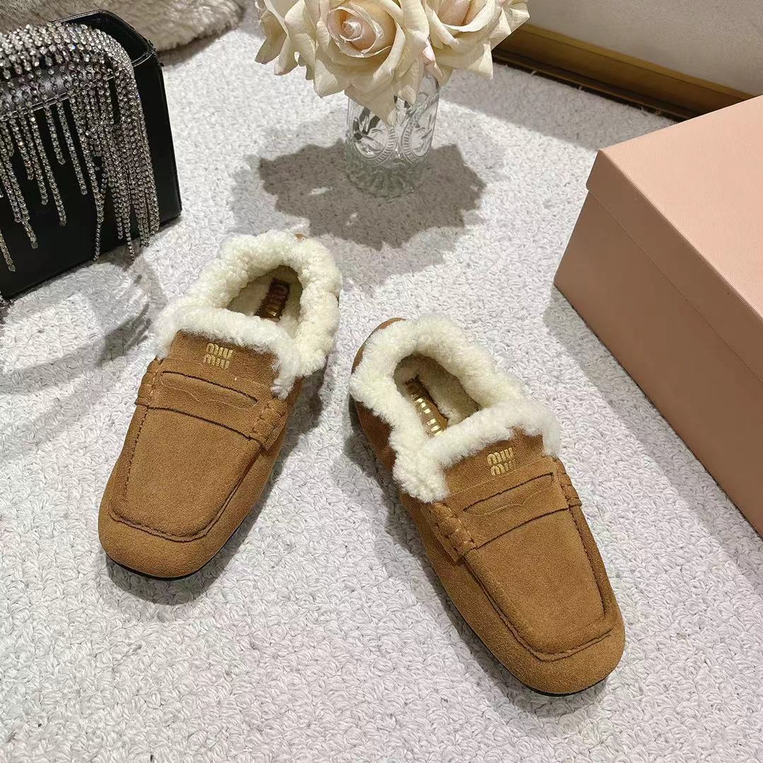“MiuMiu/Mum 25ss Fall Winter One-Shoe: Stylish, Sweet, Salty, and Comfortable” - 图片 2