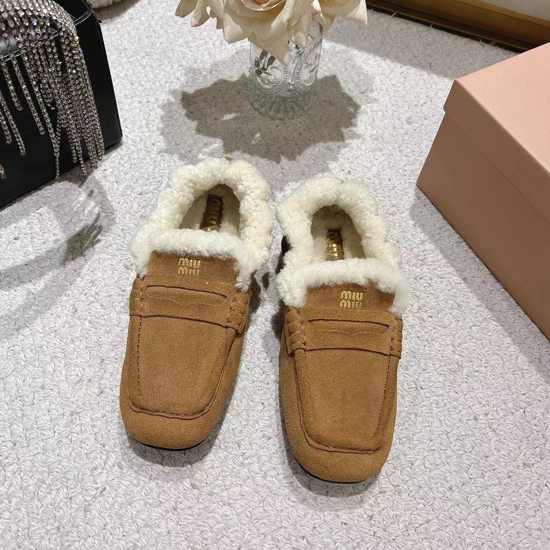 “MiuMiu/Mum 25ss Fall Winter One-Shoe: Stylish, Sweet, Salty, and Comfortable” - 图片 1