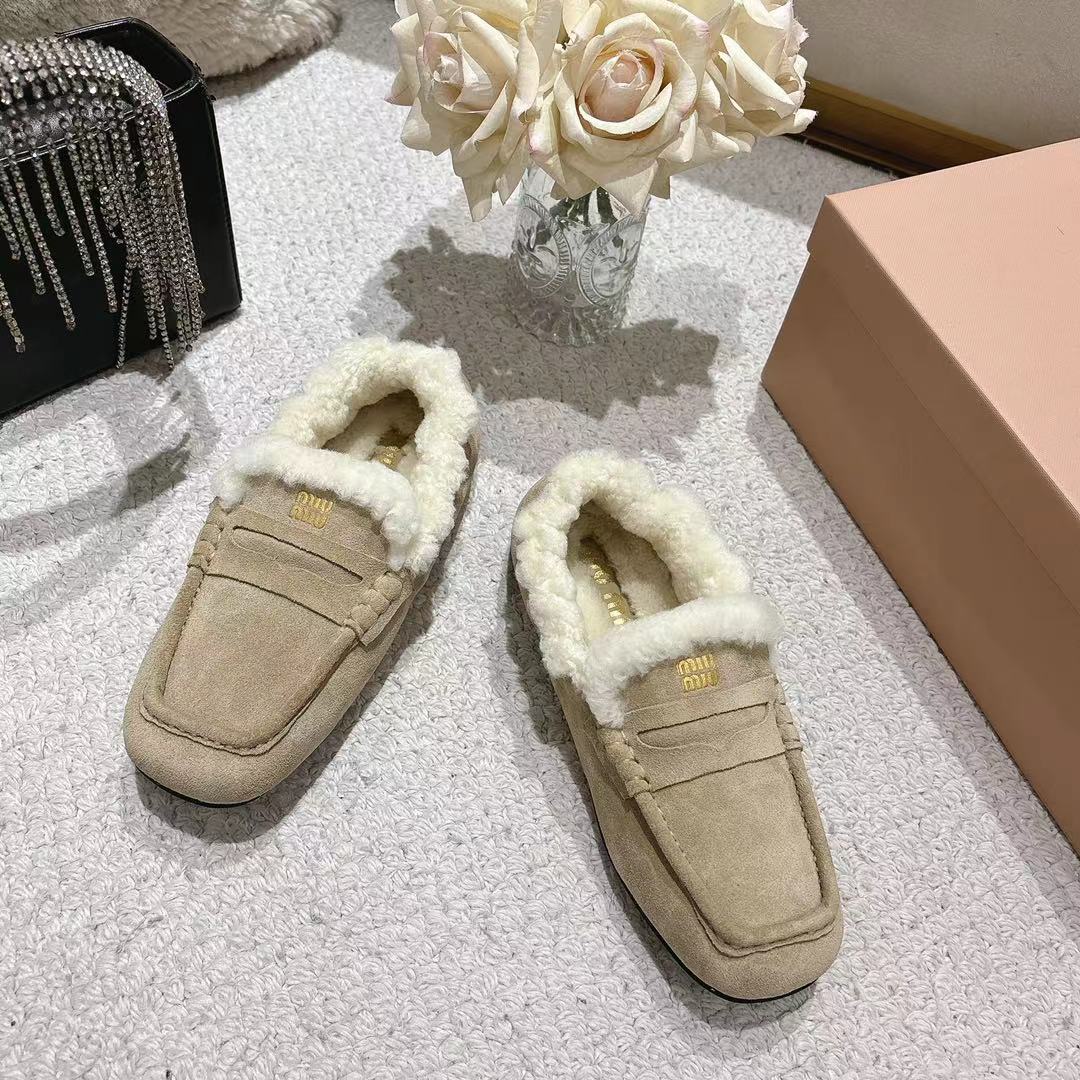 Title: MiuMiu/Mum 25ss New Fall/Winter One-Shoe Collection Description: Stylish, sweet, and comfortable one-shoe collection with Australian cowhide and wool. Price - 图片 2
