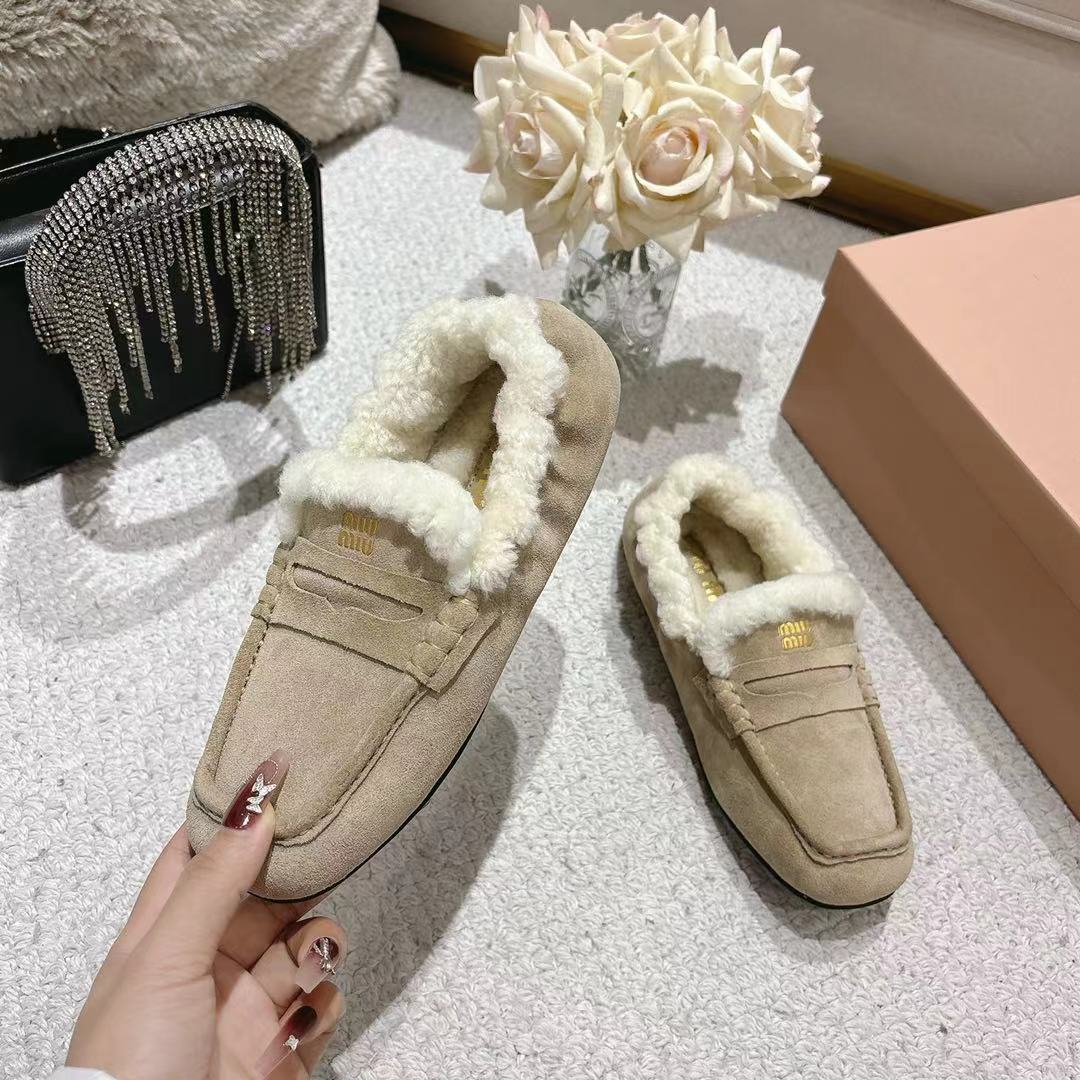 Title: MiuMiu/Mum 25ss New Fall/Winter One-Shoe Collection Description: Stylish, sweet, and comfortable one-shoe collection with Australian cowhide and wool. Price - 图片 4