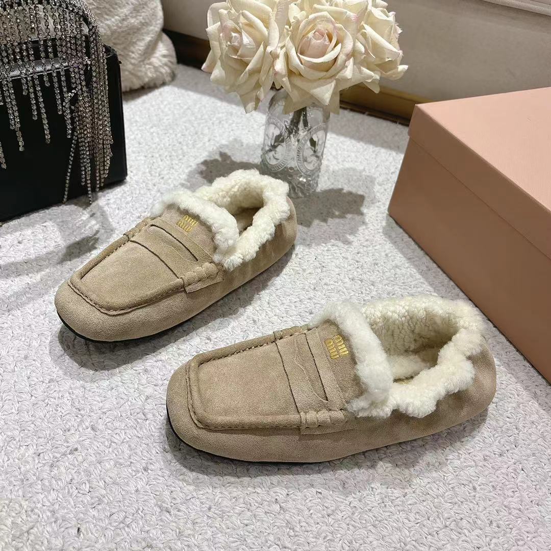 Title: MiuMiu/Mum 25ss New Fall/Winter One-Shoe Collection Description: Stylish, sweet, and comfortable one-shoe collection with Australian cowhide and wool. Price - 图片 3