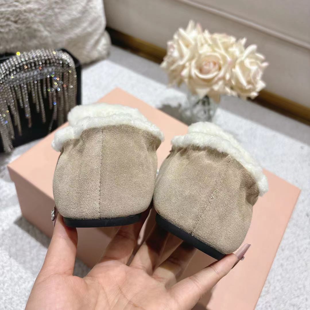 Title: MiuMiu/Mum 25ss New Fall/Winter One-Shoe Collection Description: Stylish, sweet, and comfortable one-shoe collection with Australian cowhide and wool. Price - 图片 9