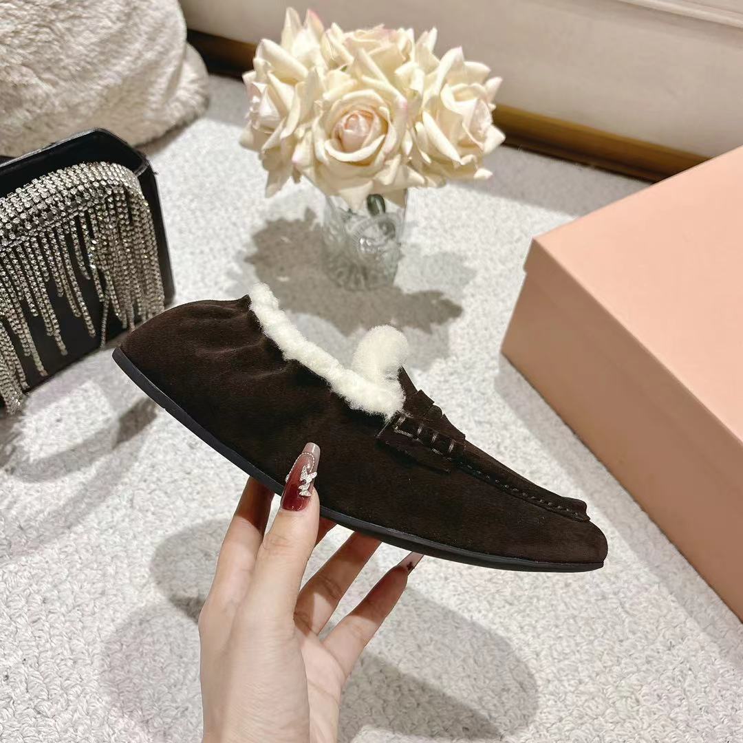 “MiuMiu/Mum 25ss New Fall and Winter Lazy One-Shoe: Stylish, Sweet, and Salty Design Details” - 图片 6