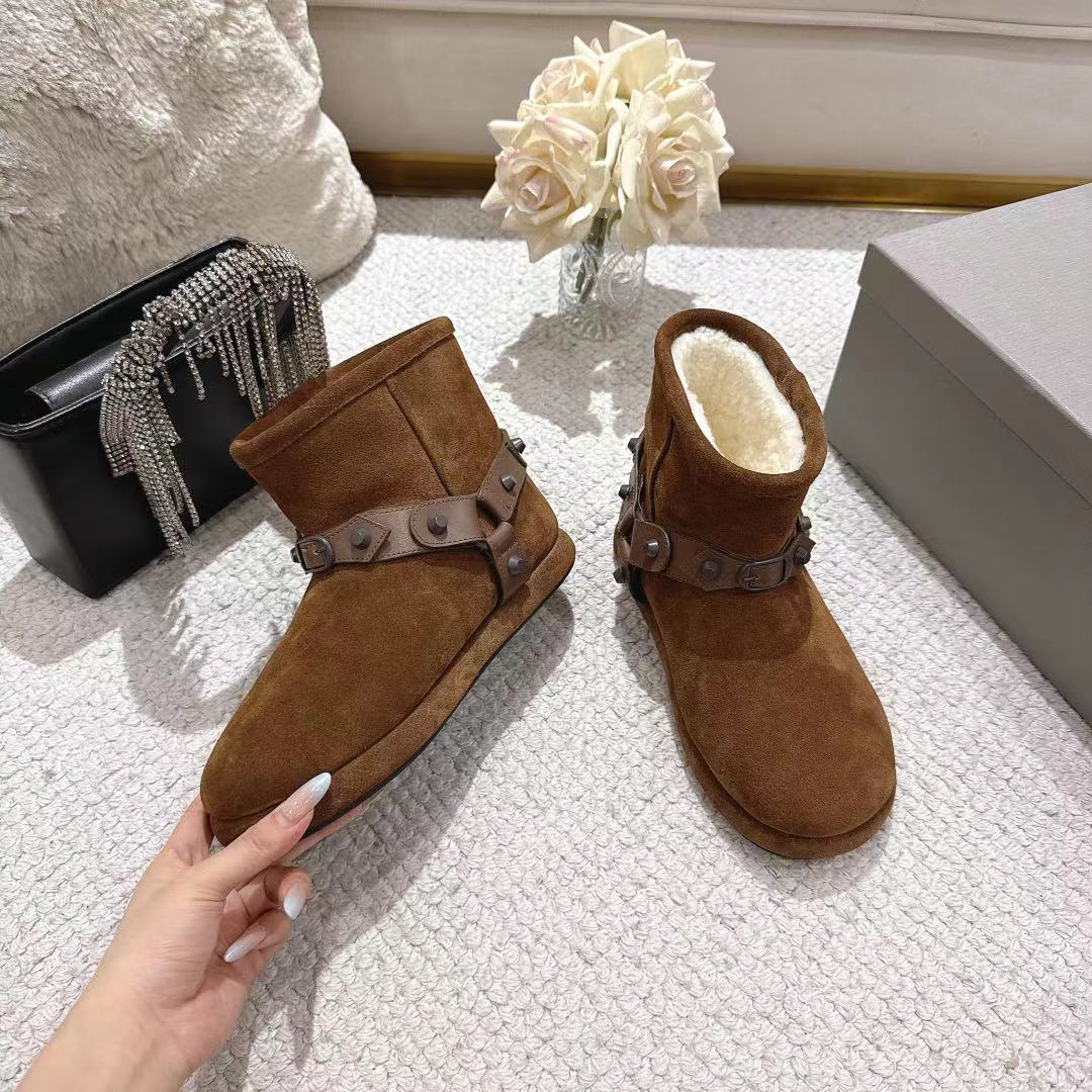 🔥BALENCIAGA*巴黎世家F022 2025ss秋冬新款羊毛短靴雪地靴冬日凛凛🏂🏻不可缺之一，闭眼