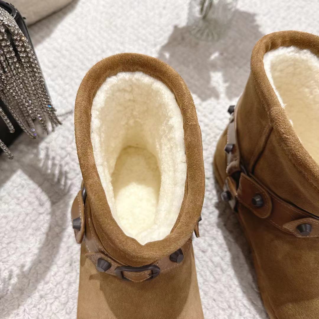 🔥BALENCIAGA*巴黎世家F022 2025ss秋冬新款羊毛短靴雪地靴冬日凛凛🏂🏻不可缺之一，闭眼