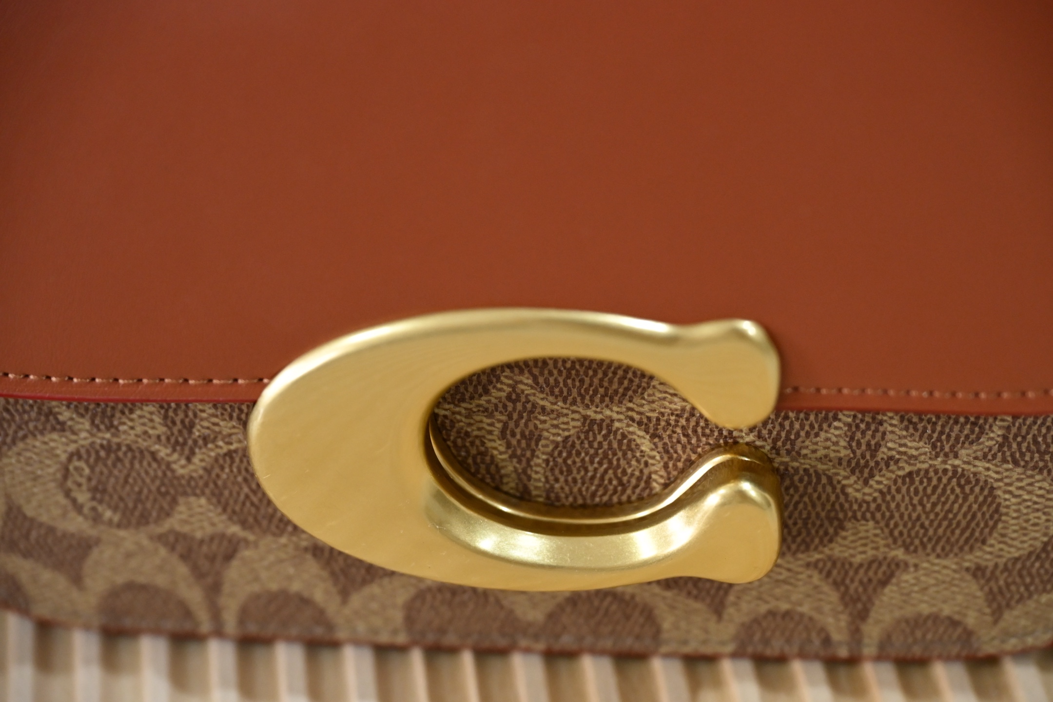 C家 CM551 CM557 高端シリーズ 愛豆チェーンバッグ 斜め掛け