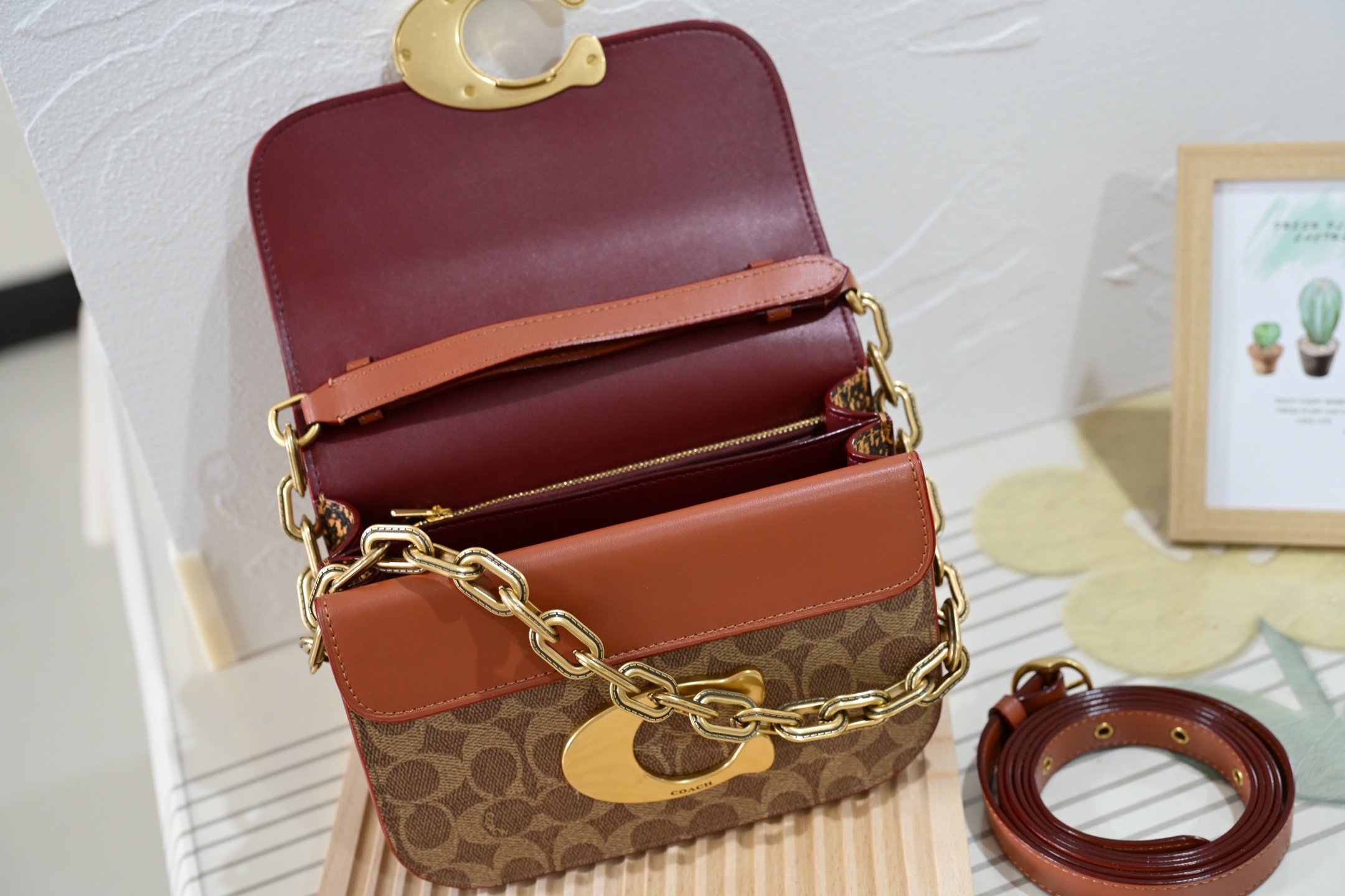 C家 CM551 CM557 高端シリーズ 愛豆チェーンバッグ 斜め掛け