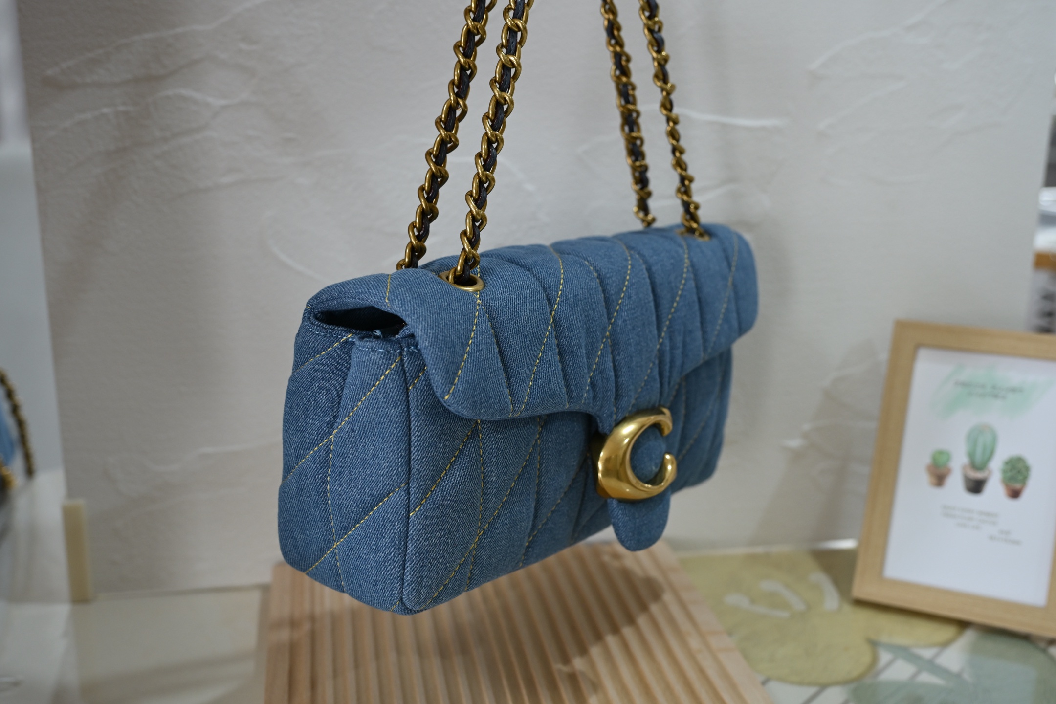 Coach CR704 Quilting Tabbyチェーンショルダーバッグ - 高級感あふれるダークトーン