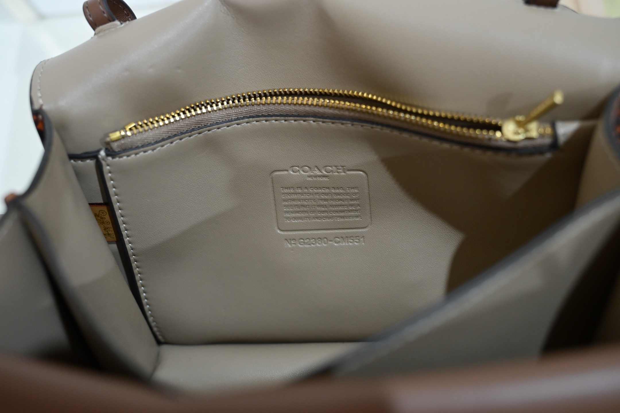 C家CM551 CM557 高端系列アイドルチェーンバッグ - 焦糖色の風琴デザイン