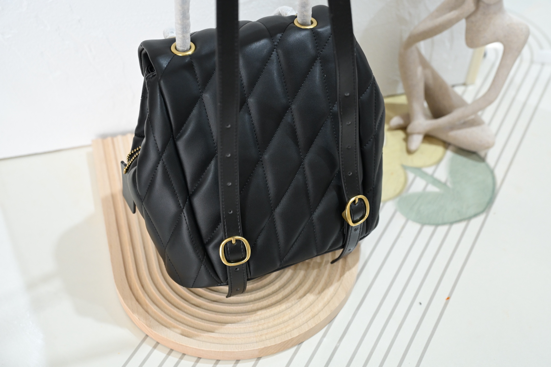 Coach Tabbyシリーズの可愛い小型双肩包 - 調節可能な肩帯付き