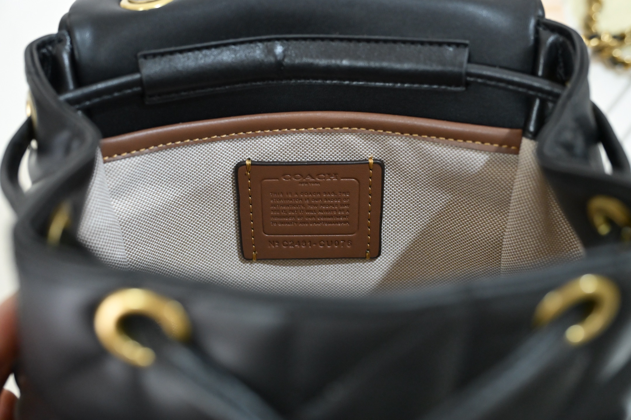 Coach Tabbyシリーズの可愛い小型双肩包 - 調節可能な肩帯付き