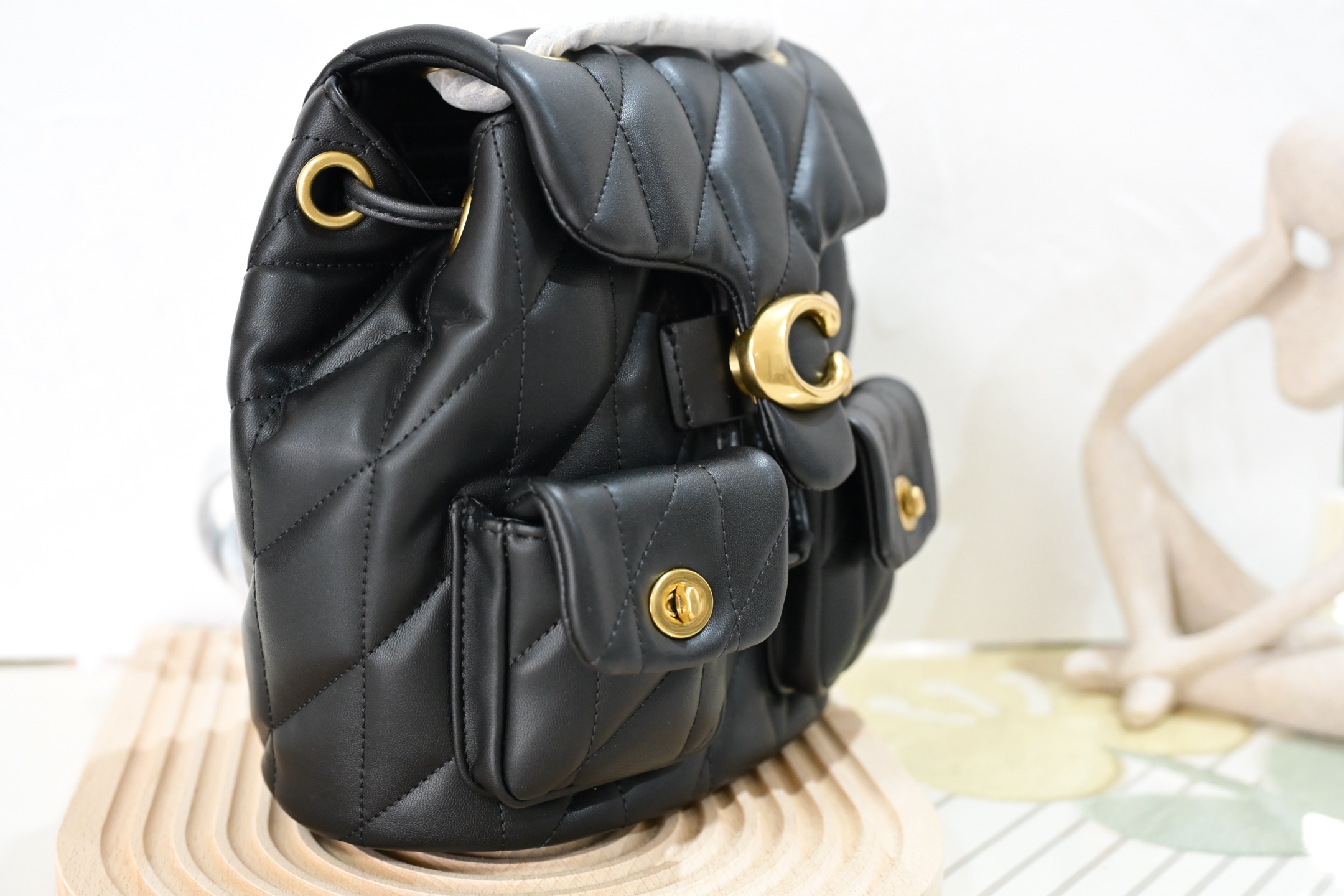 Coach Tabbyシリーズの可愛い小型双肩包 - 調節可能な肩帯付き