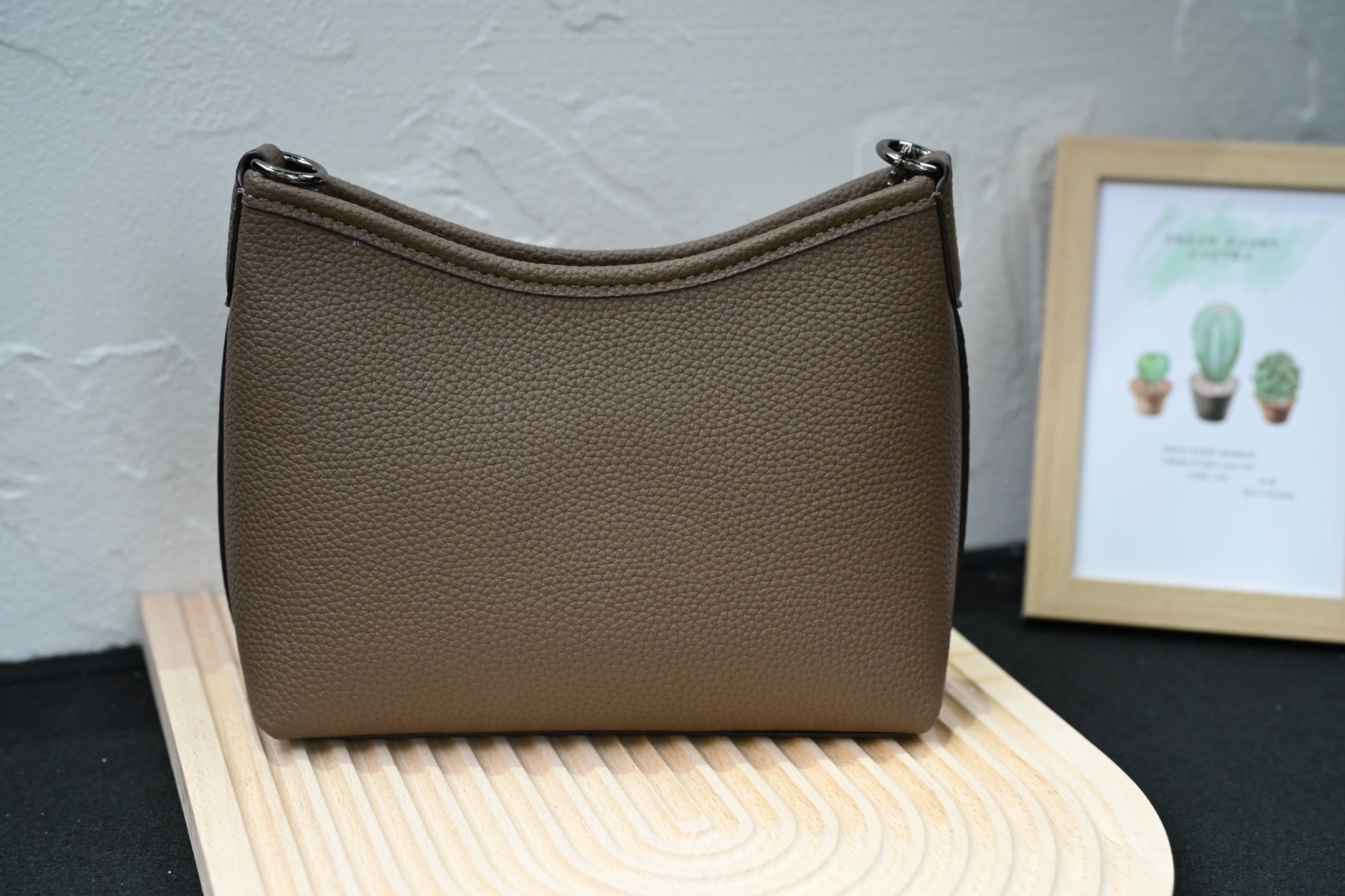 CBH15 CBH16 Mini laurelシリーズ流浪包 - クラシックデザインと実用性を兼ね備えたショルダーバッグ