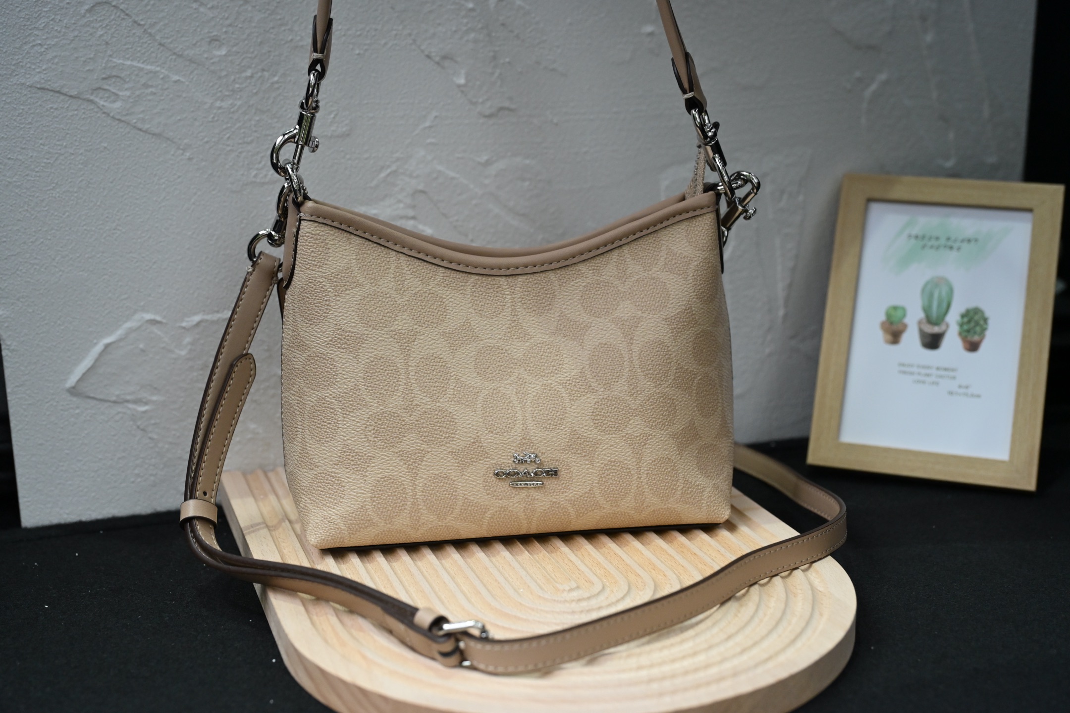 CBH15 CBH16 Mini laurelシリーズ流浪包 - 機能的でスタイリッシュなデザイン