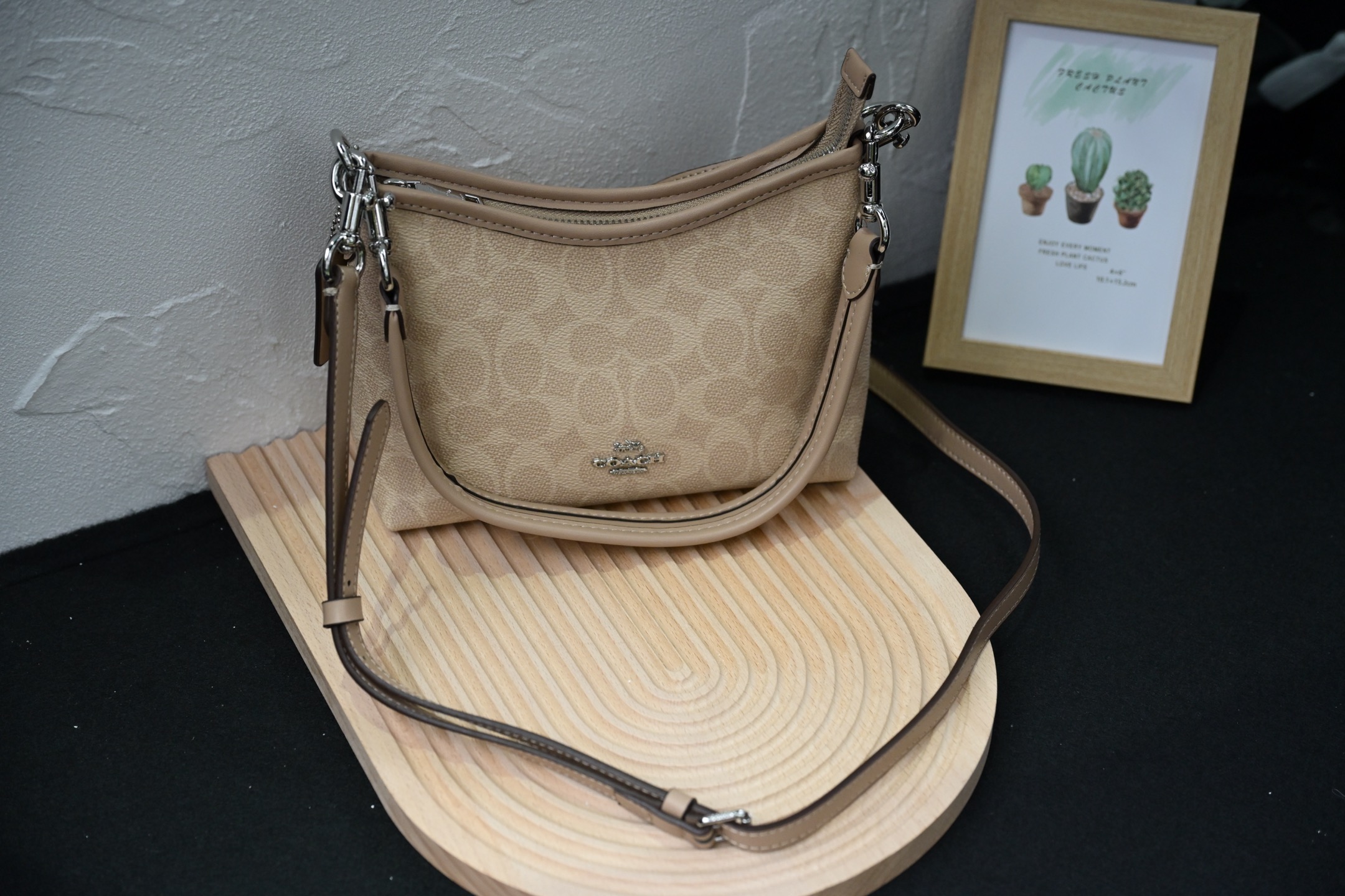 CBH15 CBH16 Mini laurelシリーズ流浪包 - 機能的でスタイリッシュなデザイン