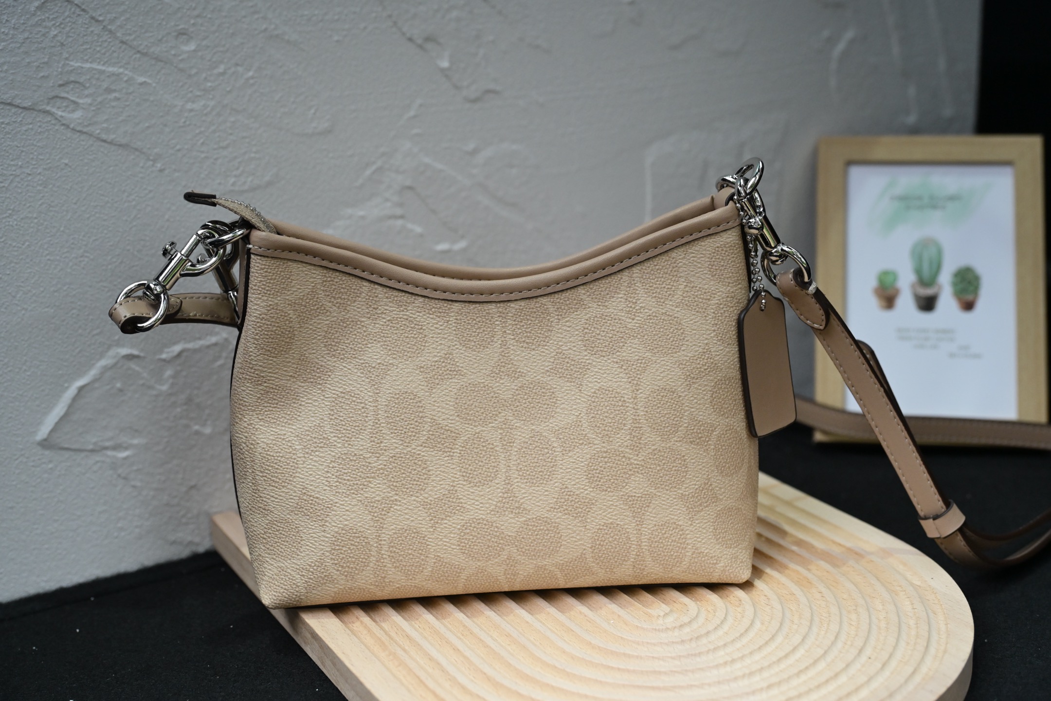 CBH15 CBH16 Mini laurelシリーズ流浪包 - 機能的でスタイリッシュなデザイン