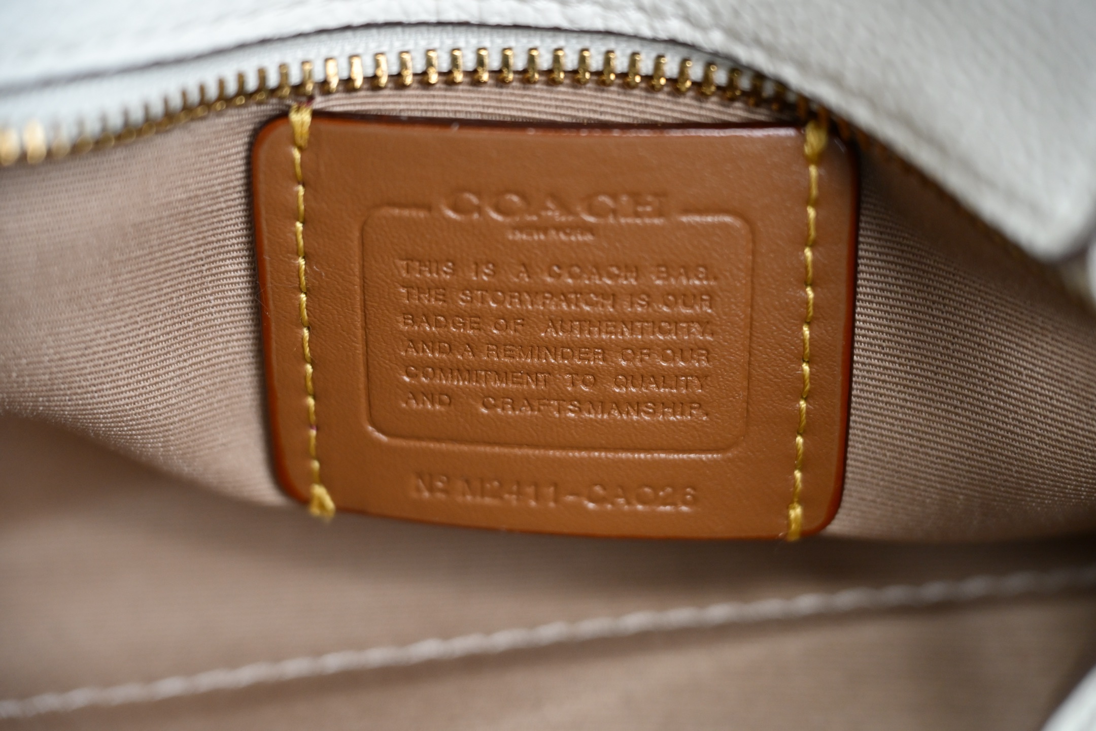 COACH新款トートバッグ - 小号CAO26/中号CAM66/大号CAM75の3色展開