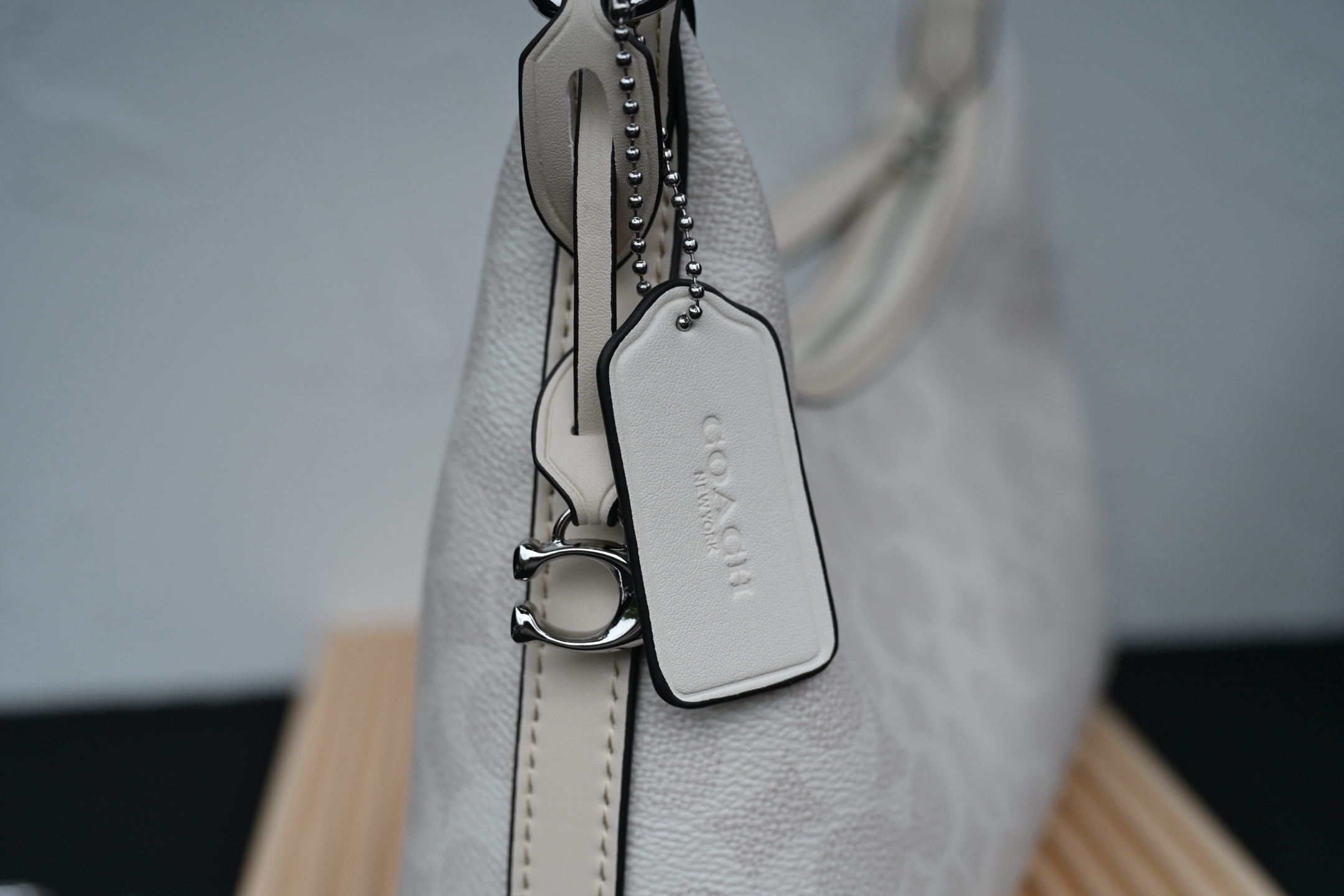 CAM26 Juliet 经典焦糖色老花腋下斜めバッグ - サイズ25cm x 14cm x 8cm