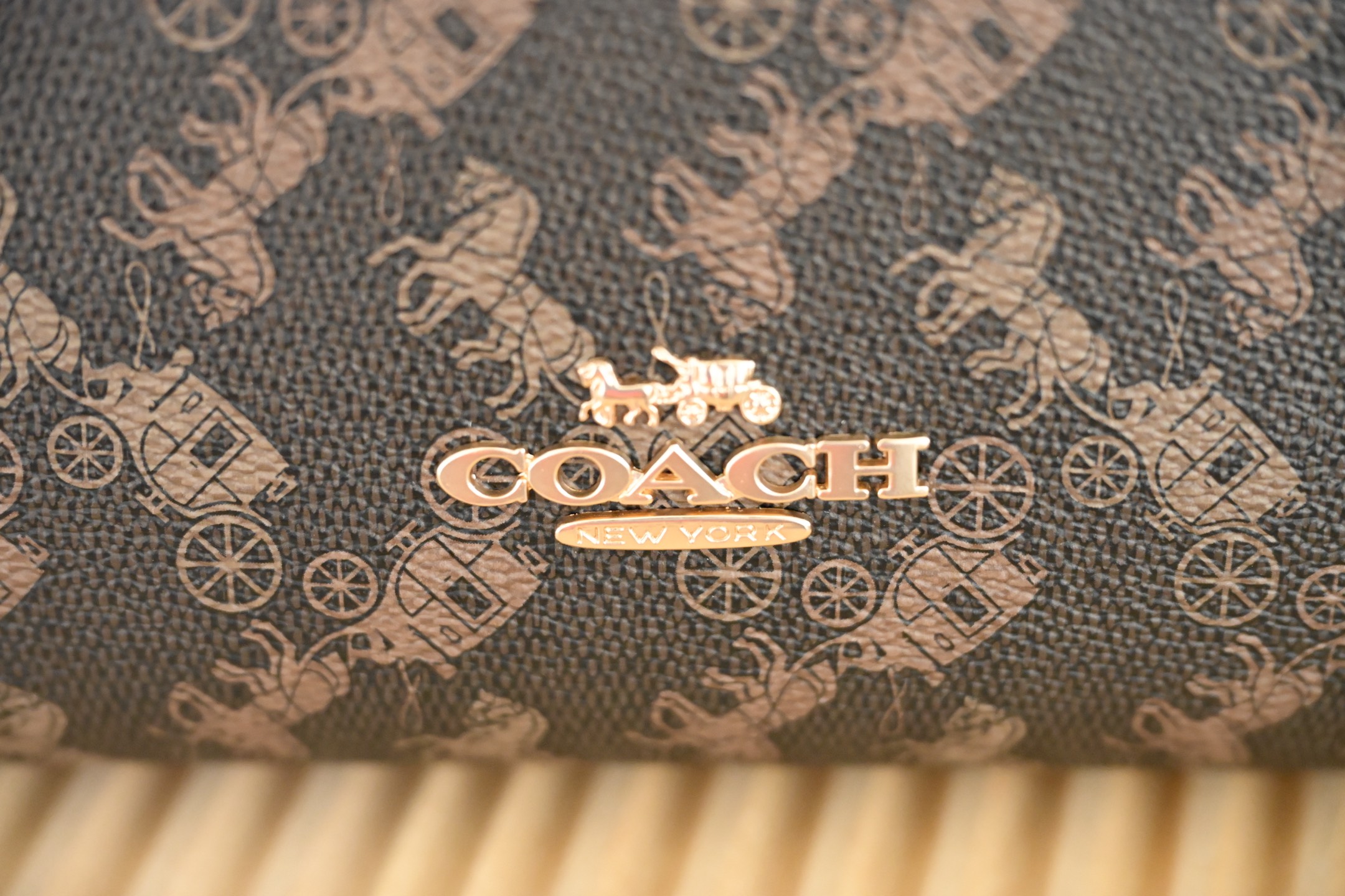 COA*H蔻家マーチ印花腋下包Laurela ショルダー＆ハンドバッグ