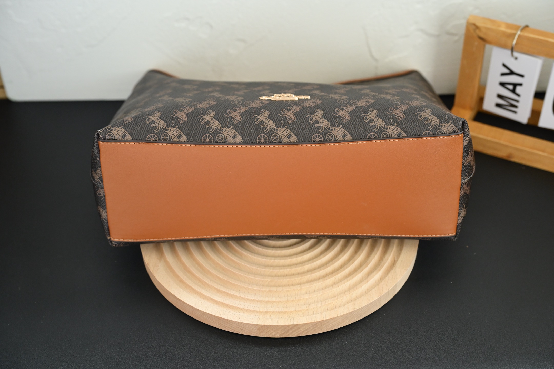 COA*H蔻家マーチ印花腋下包Laurela ショルダー＆ハンドバッグ